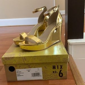Mix No. 6-Sahi Wedge Sandal size 6